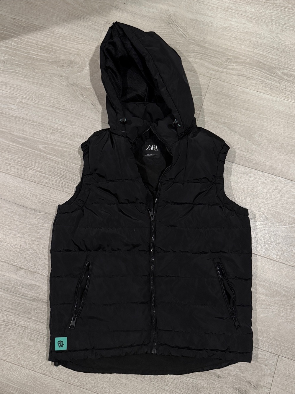 Downwear black down Zara vest size medium hood and pockets